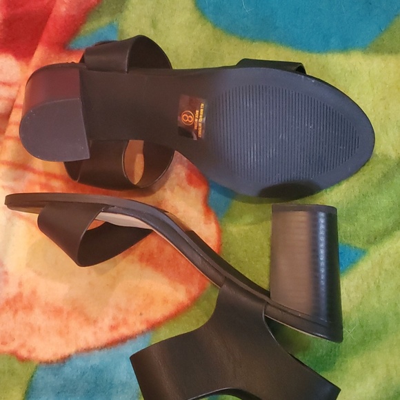 👠 Rue 21 Black 3 inch heels size 8 - Picture 6 of 6